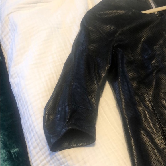 Elegant Leather jacket - Picture 3 of 7